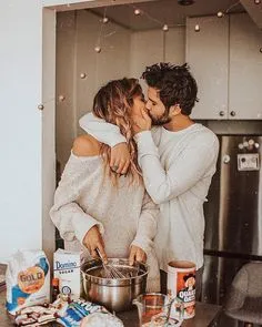 720 тыс. подписчиков, 566 подписок, 3,454 публикаций — посмотрите в Instagram фото и видео ANNABELLE FLEUR (@vivaluxuryblog) Couple Picture Poses, Couple Pictures, Romantic Kisses