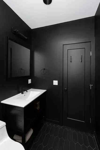 ванная комната в черных тонах